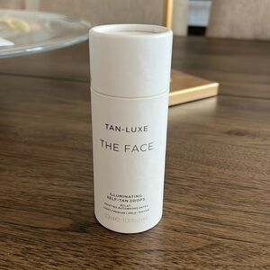 Tan-Luxe THE FACE - Illuminating Self-Tan Drops light/medium
